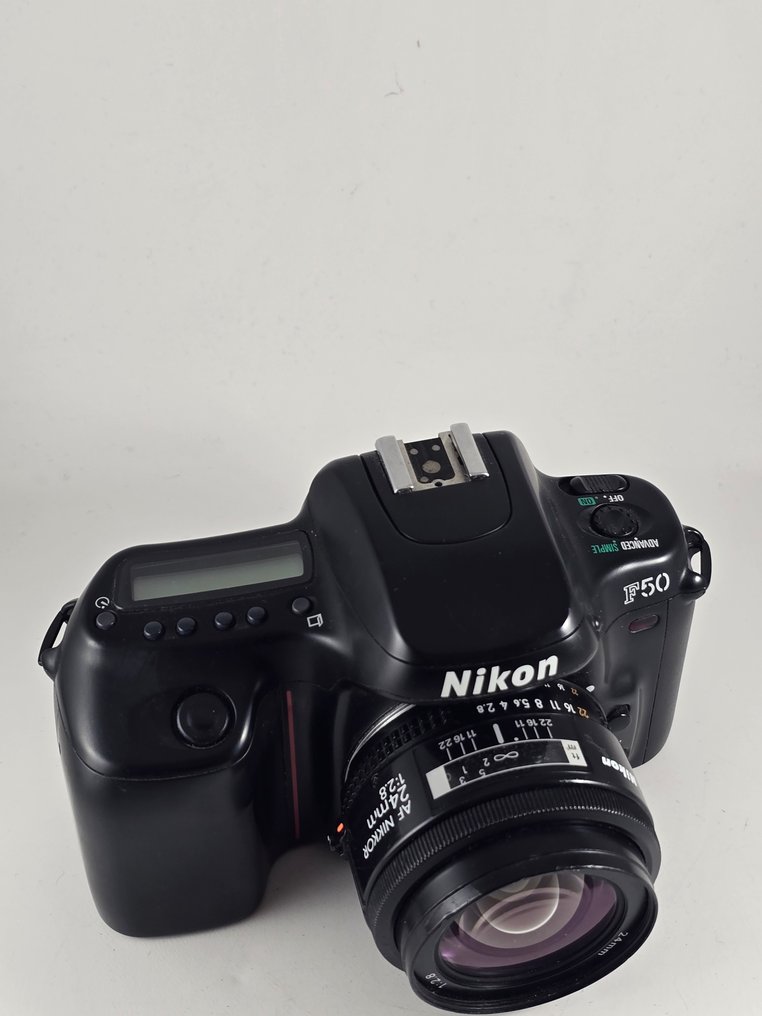 Nikon F50 + AF Nikkor 24mm f2.8 Cámara analógica #3.2