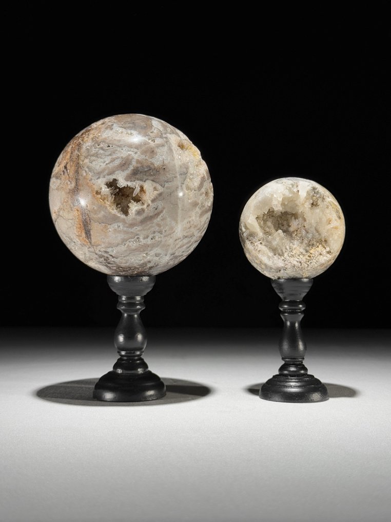 Senza prezzo di riserva - Splendida coppia di cristalli di quarzo Sfere su supporti- 2400 g - (2) #1.0