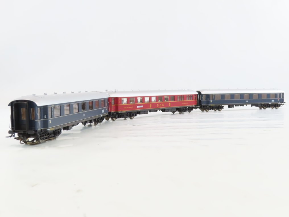 Märklin H0 - 43290 - 模型客運火車套裝 (1) - 三节客车组配备四节高速列车车厢，二等，包括餐车。 - DB #1.0