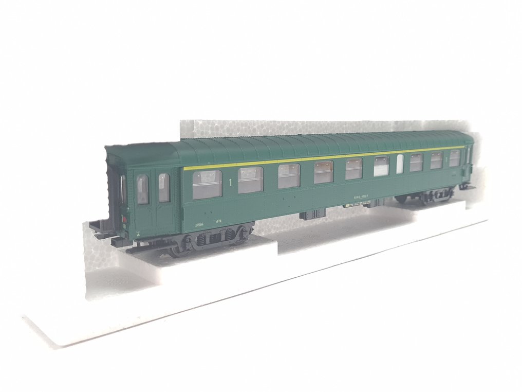 OVB-Models H0 - 4030 - Modeltog passagervogn (1) - K1 vogn - NMBS #3.2