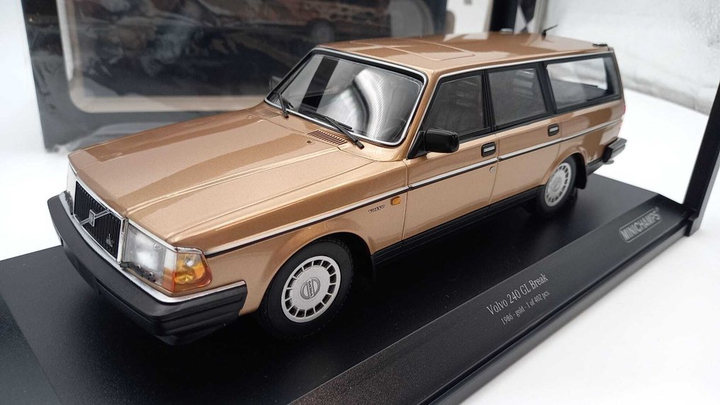 Minichamps 1:18 - Modellbil - Volvo 240 GL Break 1986 - (cod.37) #1.0