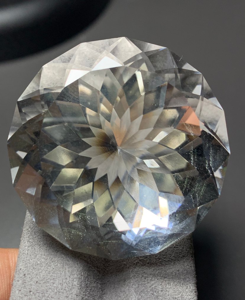 没有保留价 无色 石英  - 256.47 ct - 国际有色宝石协会（ICA GemLab） #3.2