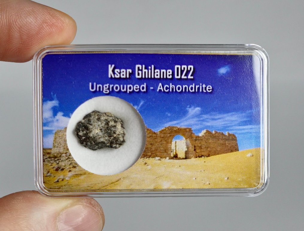 Ksar Ghilane 022, μη ομαδοποιημένη αχονδρίτης. Η προέλευσή του είναι αντικείμενο συζήτησης από πρόσφατες επιστημονικές μελέτες. - 1.21 g #1.0