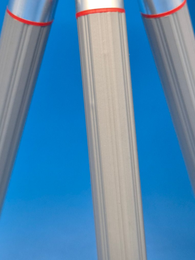 Bilora 2017 – Tischstativ mit Lederetui – Metall, Made in Germany Treppiede #4.3