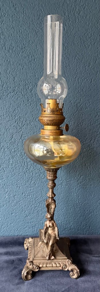 Olajlámpa - Spiáter - Szobor olajlámpa #1.0