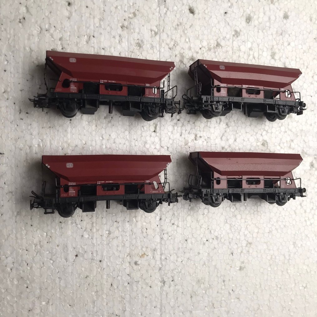 Märklin H0 - Βαγόνι τρένου μοντελισμού (4) - 4 κιππωwagen, κοκκινωπό καφέ, ελαφρά σημάδια χρήσης, συμπεριλαμβάνονται οι συνδέσεις. - DB #1.0