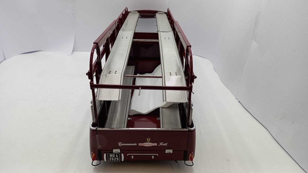 CMR 1:18 - Modelauto - Fiat Bartoletti 642 RN2 Ferrari Transporter 1957 - (cod.40) #3.2