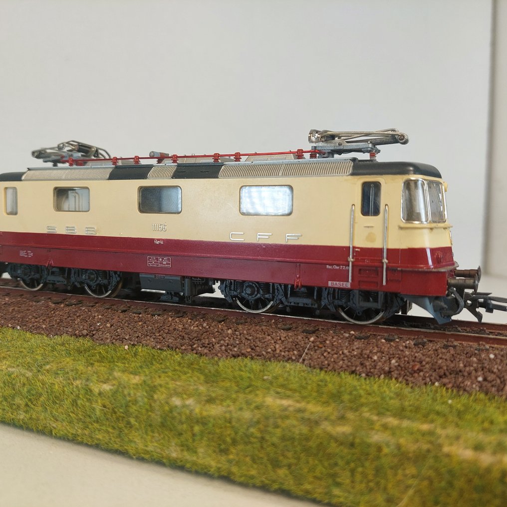 Fleischmann H0 - 4341 - 電氣火車 (1) - 关于4/4 SBB #11156 TEE涂装 - SBB #4.3