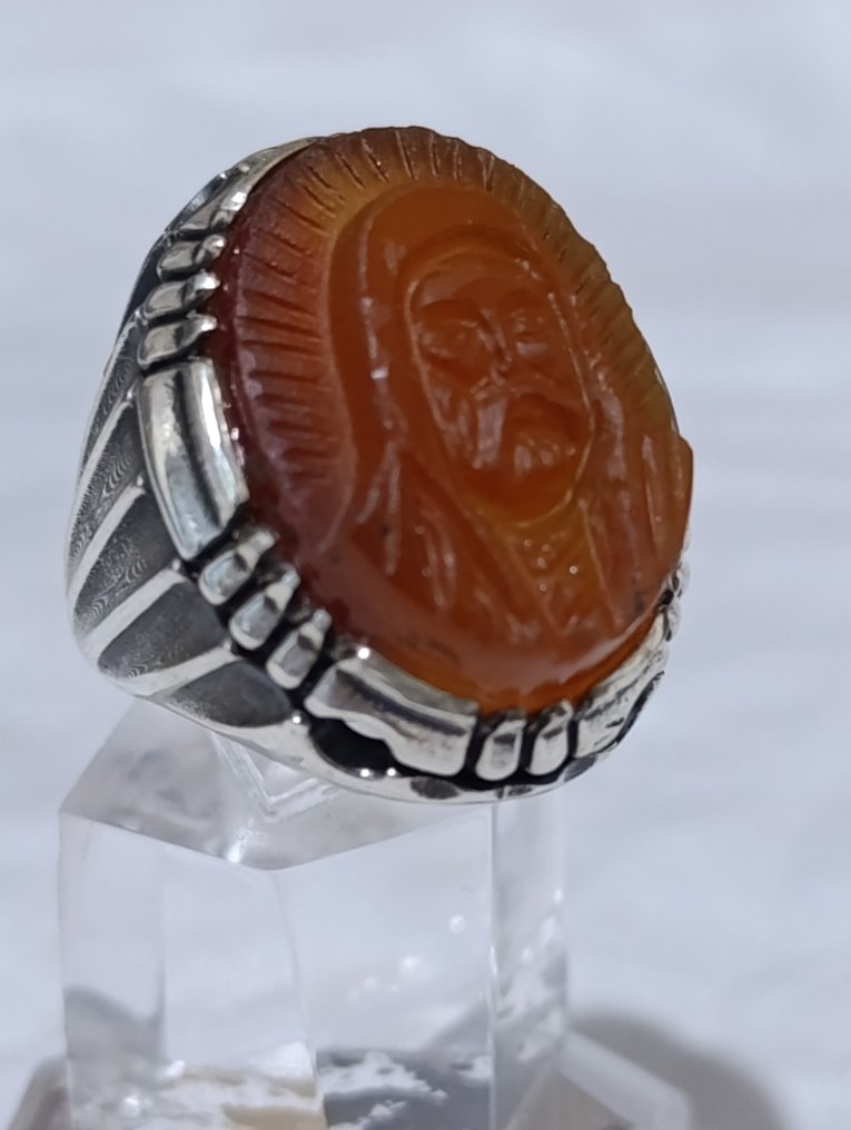 Silver, Agate with carved image attributed to the Muslim caliph - Ring #1.0