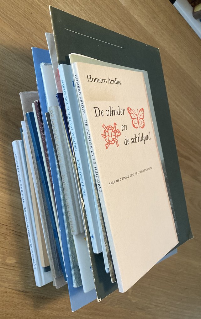 Jan Siebelink, Rogi Wieg, Margriet de Moor, Thomas Verbogt e.v.a. - Lot met 35 jaarwisselingsgeschenken - 1968-2021 #1.0