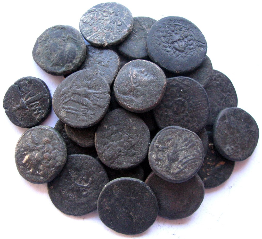 Ελλάδα (αρχαία) Lot of 30 Æ coins 2nd cenrury BC (χωρίς τιμή ασφαλείας) #1.0