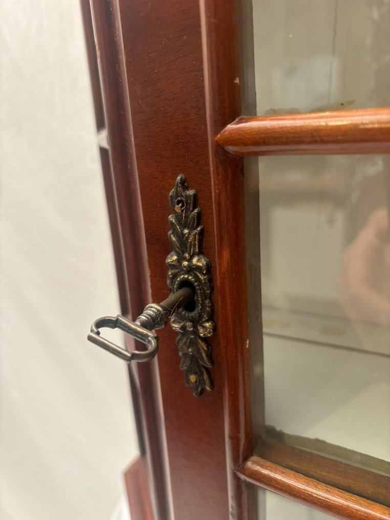 Vitrineskab - Træ #2.1