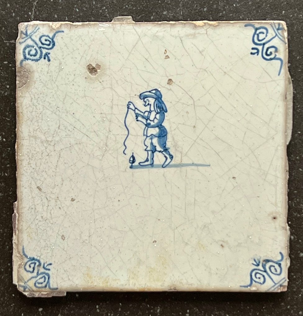  Tile (4) - Landman + child with toll + fisherman + roe fisher - 1600-1700 - Delft Blue  #4.3