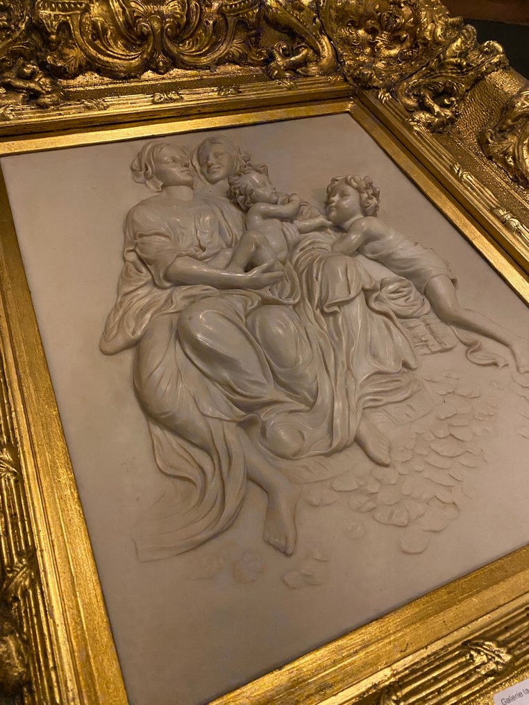 Block carving/ Relief, Scène de famille - 50 cm - Reconstructed marble #1.0
