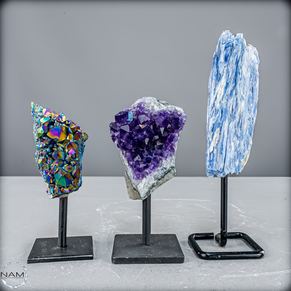 Aura-Druse, Amethyst-Druse και Kyanit – τρία μοναδικά ορυκτά σε κομψούς μεταλλικούς βάσεις Σετ- 702.16 g - (3) #2.1