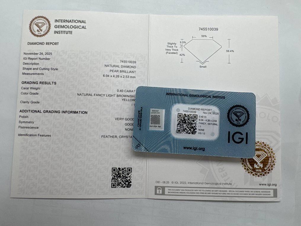 No reserve price - 1 pcs Diamond (Natural coloured) - 0.40 ct - Pear - Fancy light Brownish, Yellow - I1 - International Gemological Institute (IGI) #3.2