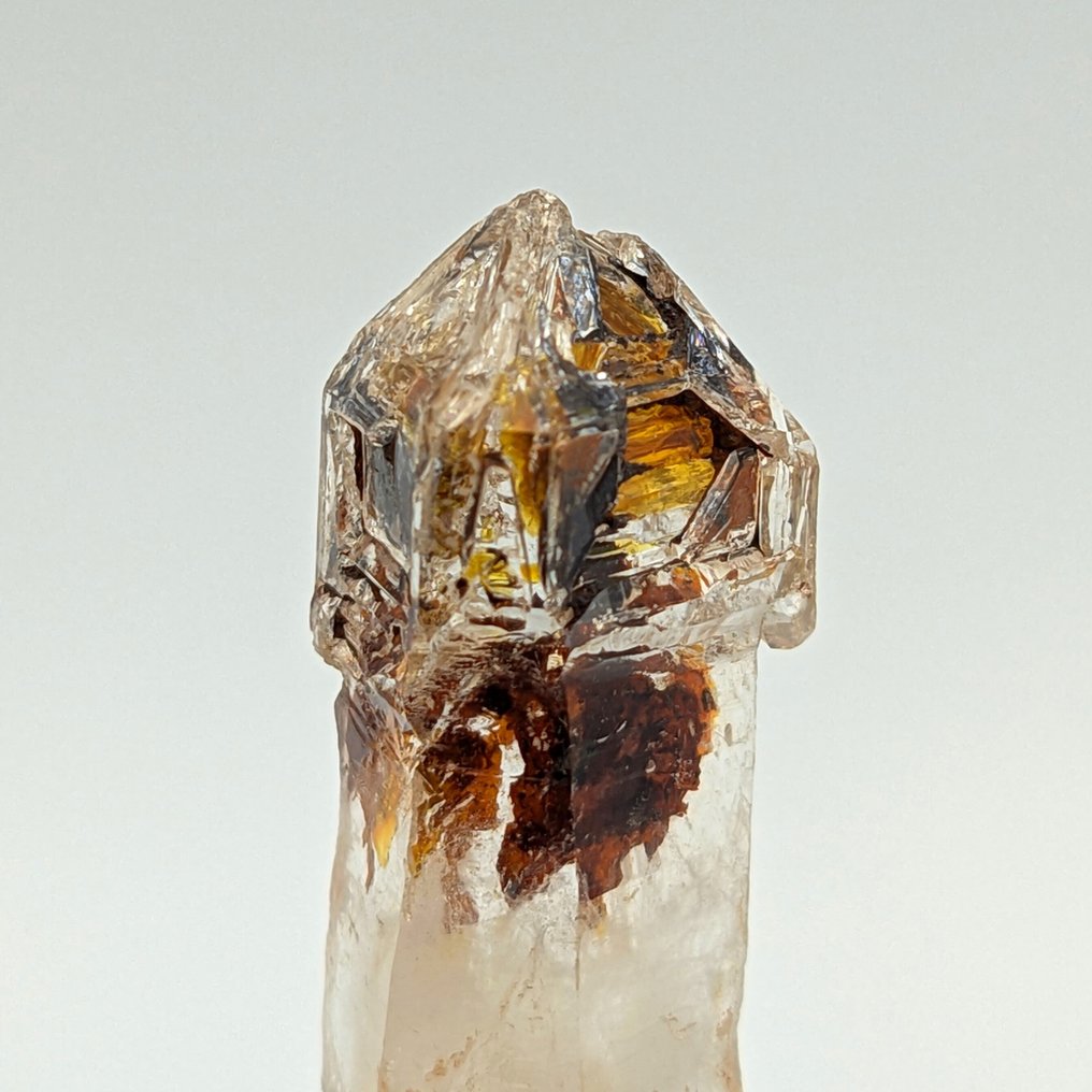 Clivagem de quartzo fluorescente com petróleo, super raro Cristais sob matriz - Altura: 35 mm - Largura: 15 mm- 8 g #3.2