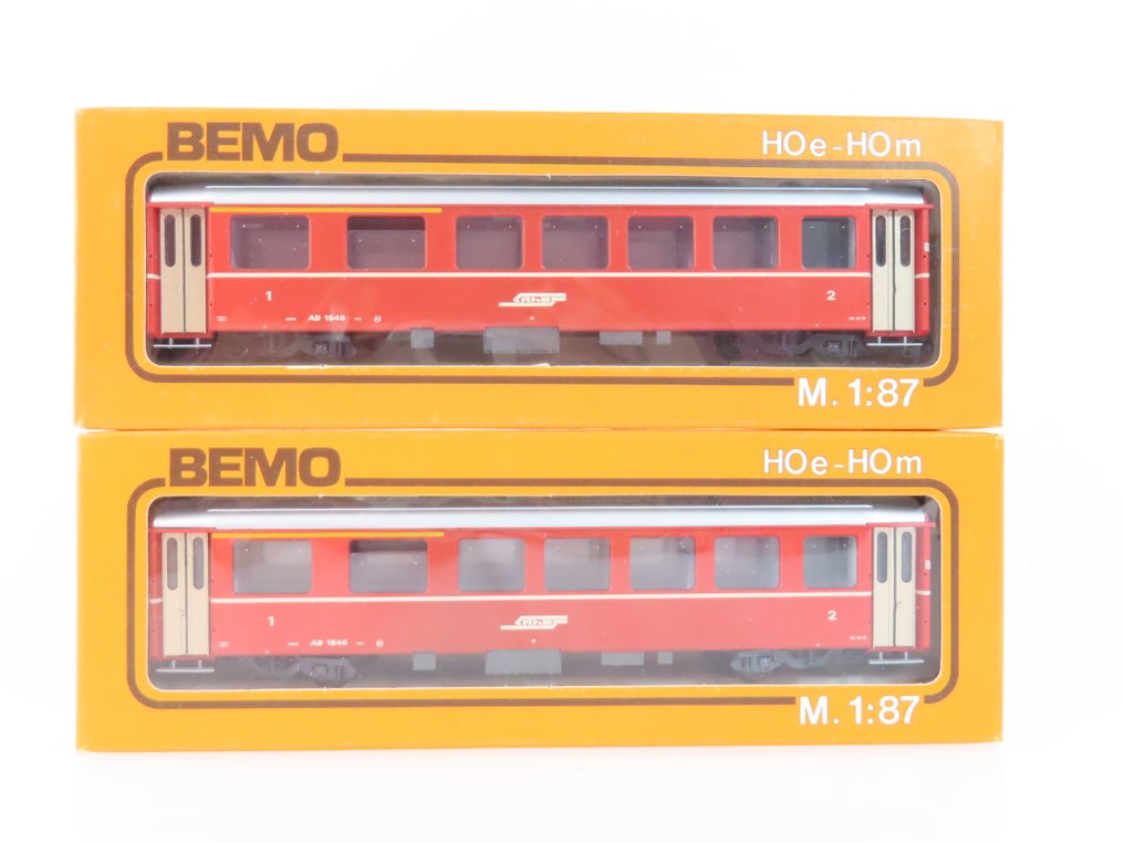 Bemo H0m - 3057 - Model train passenger carriage (2) - 2x 4-berth express train carriages, first/second class - RhB #3.2