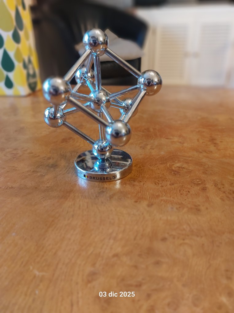 玩具人偶 - Atomium - 钢 #1.0