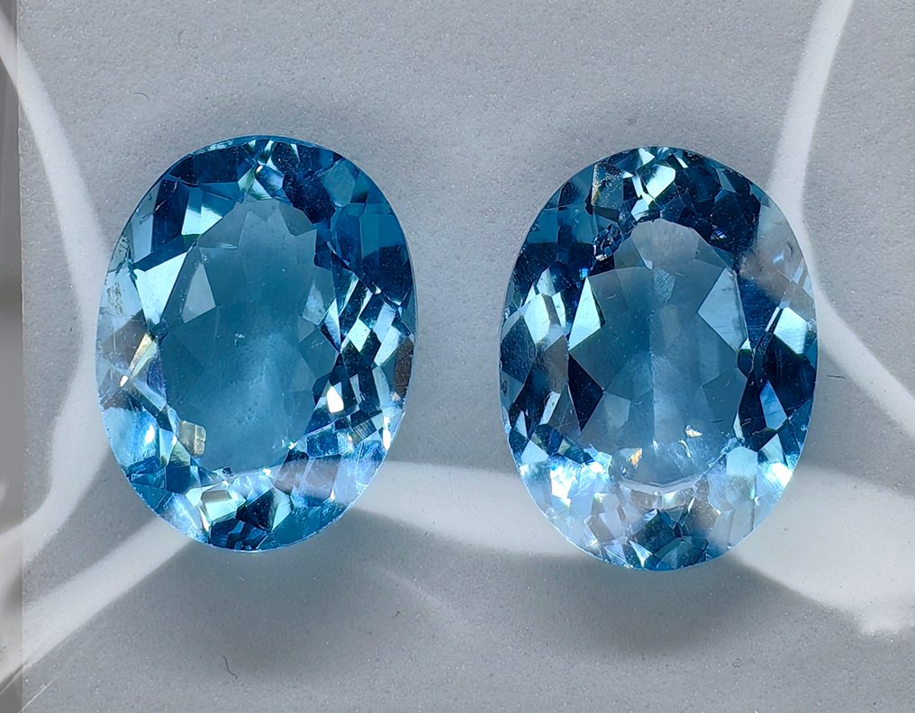 2 pcs  Topas  - 22.53 ct - Instituto Gemólogico Español (IGE) #1.0