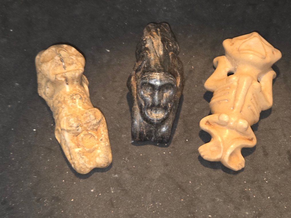 Πολιτισμός των Ταϊνό στις Μικρές και Μεγάλες Αντίλλες. πέτρα καπό με ανθρωπομορφική διακόσμηση - 0 cm #1.0