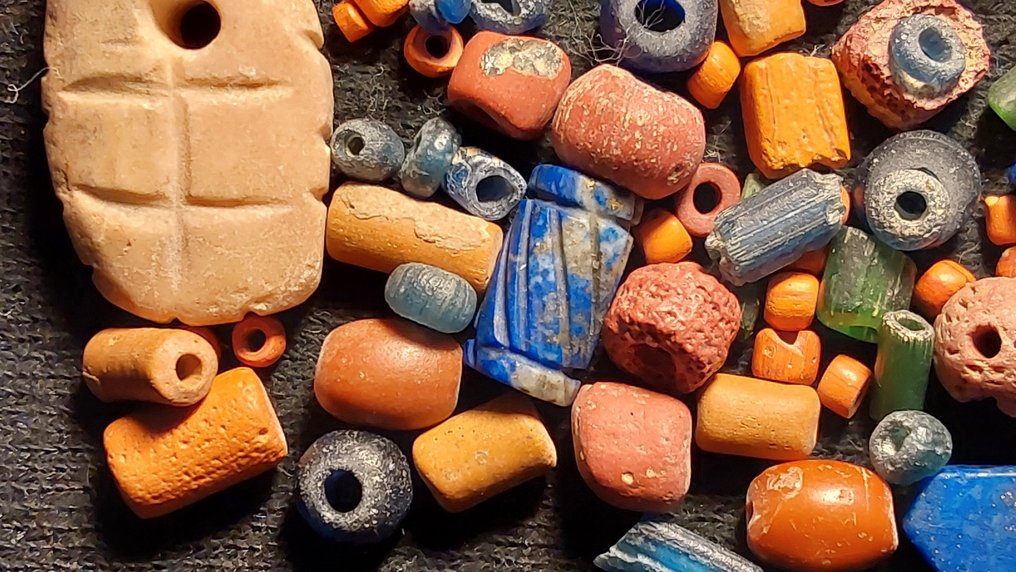 Ancient Egyptian to Roman Glass over 100 ancient beads (No Reserve Price) #2.1