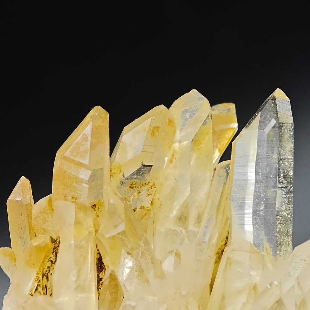 QUARZI GIALLI ALPINI! Ιταλία, Αισθητική Κρύσταλλοι στη μήτρα - Ύψος: 48 mm - Πλάτος: 40 mm- 38 g #3.2