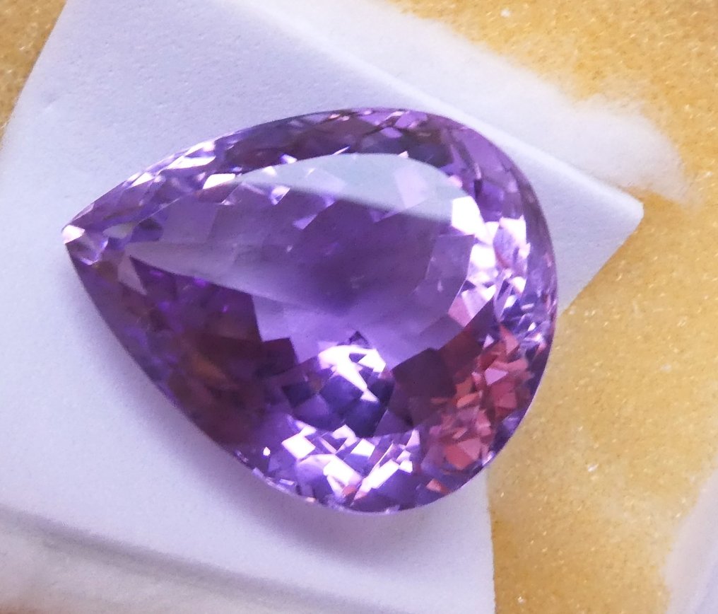 Zonder Minimumprijs Amethist  - 30.52 ct - Instituto Gemólogico Español (IGE) #2.1