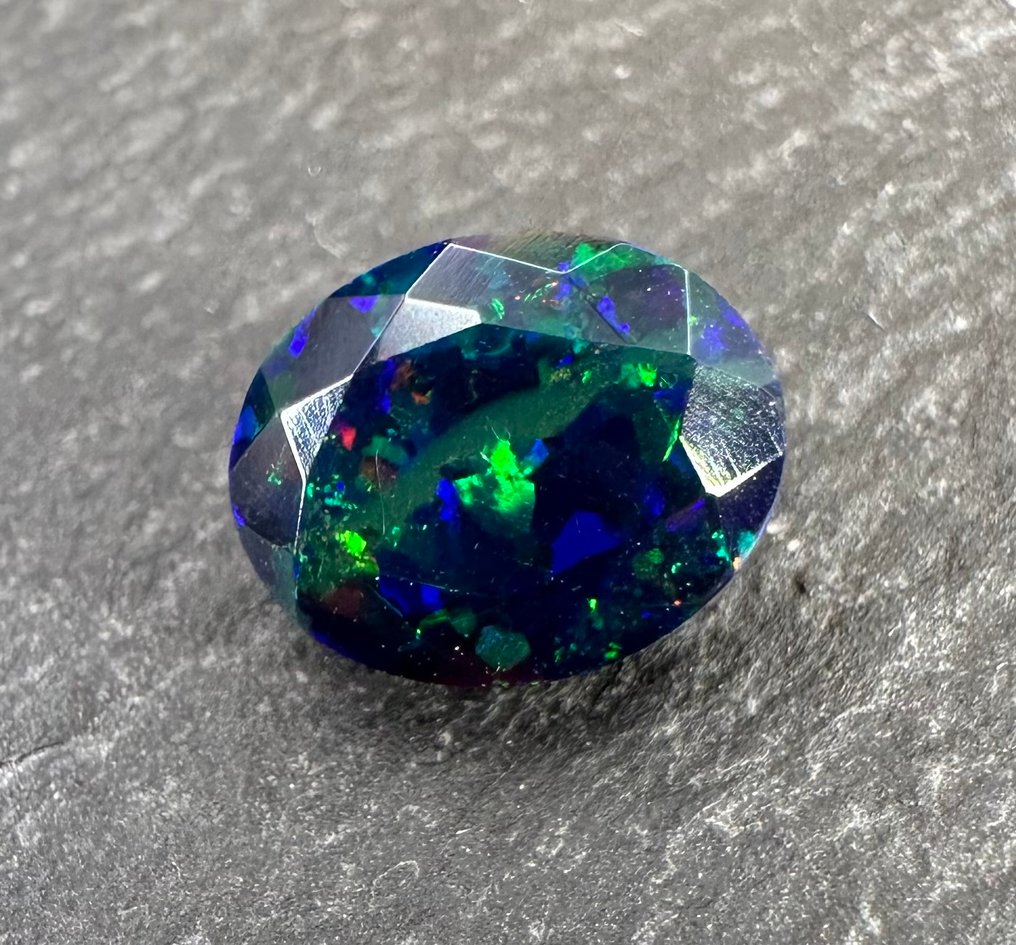 2.14 ct faceted opal Polished- 0.42 g #3.2