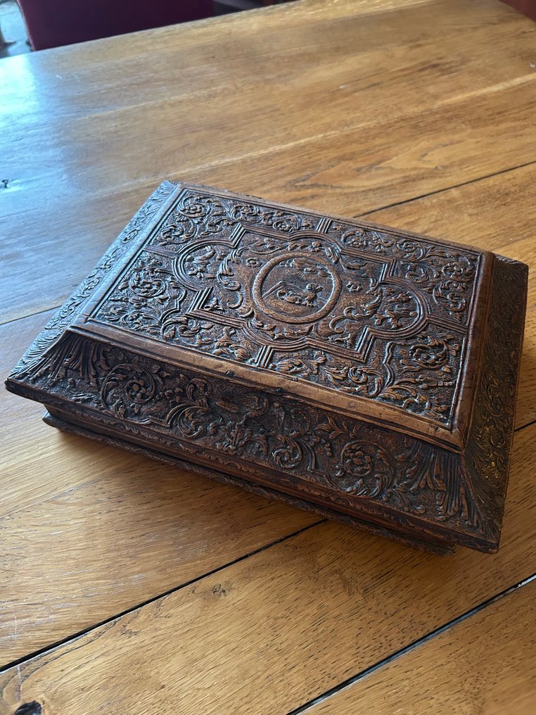 Wedding casket - St. Lucie Woods - 1700-1750 - Attributed to the workshop of César Bargard (1620-1709). #2.1