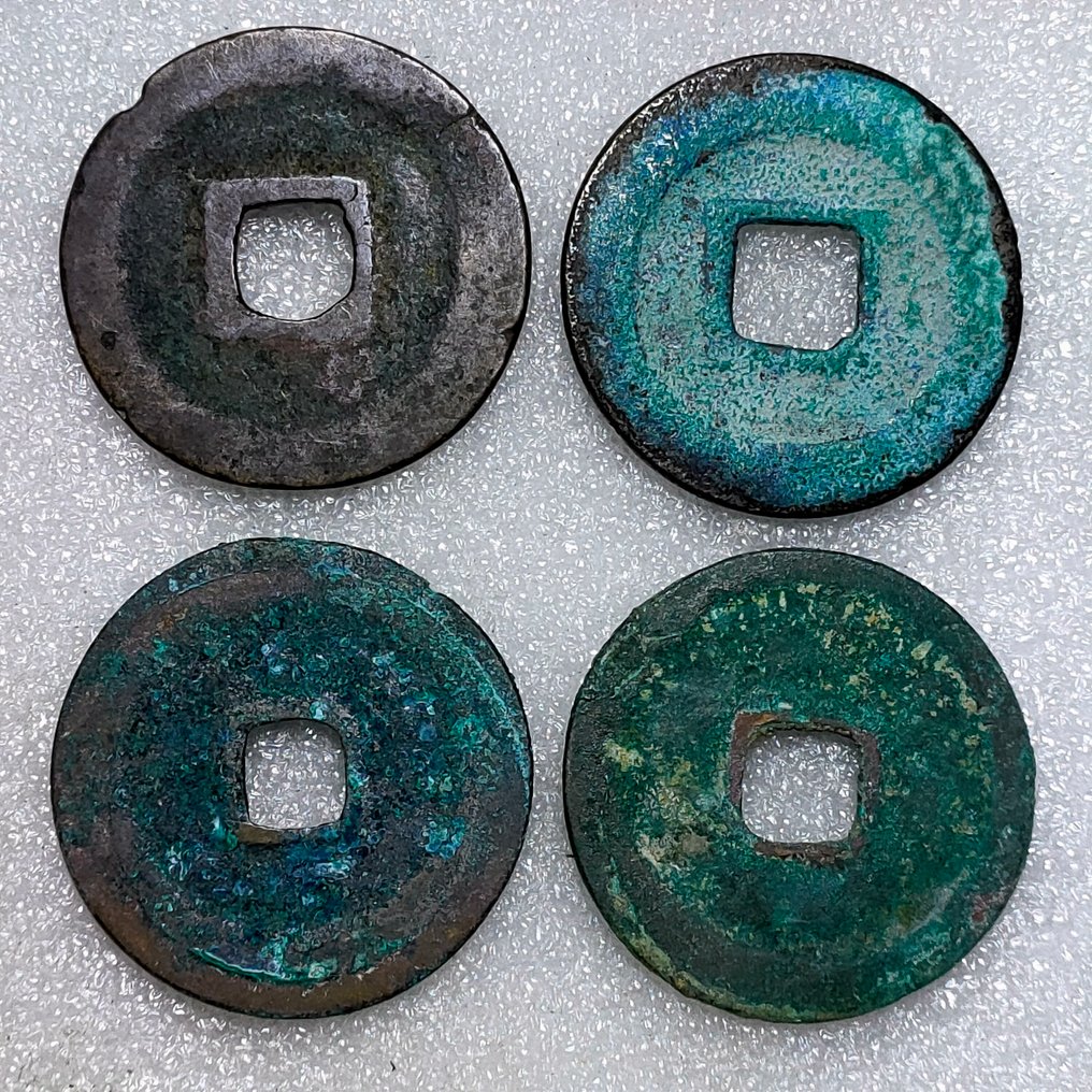 China. Song dynasty. Lot of 24 cash coins, various years, most are from the Northern Song  (Sem preço de reserva) #4.3