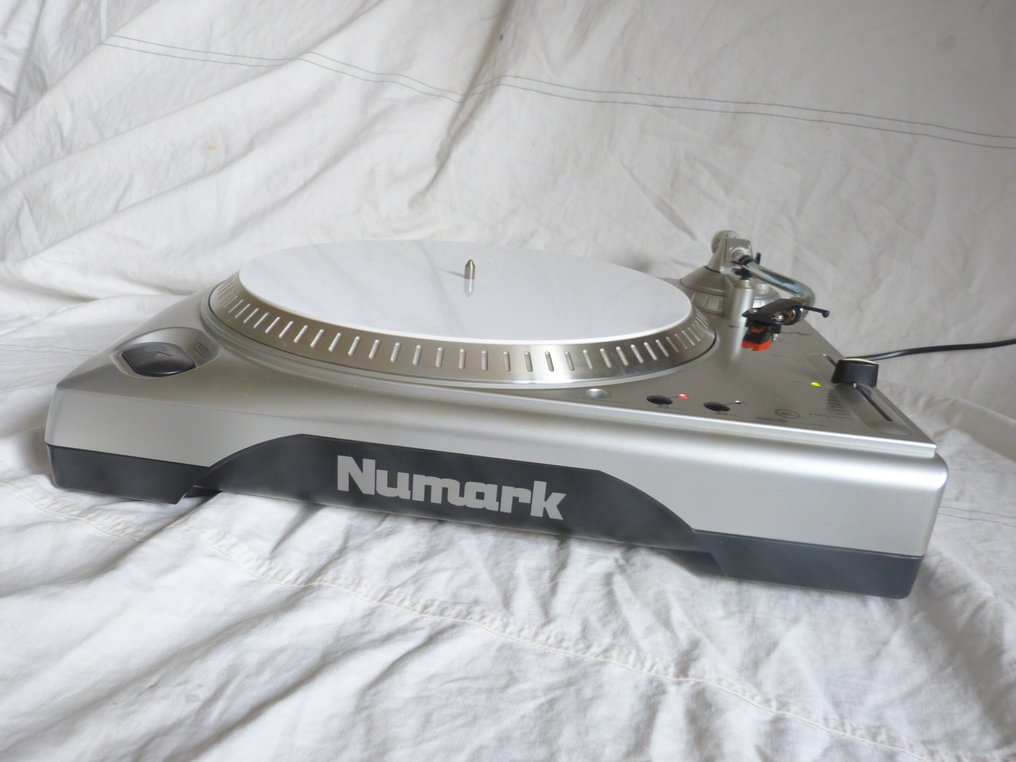 Numark - TT-USB Audiophile High Fidelity Quick Start Turnable Turntable #2.1