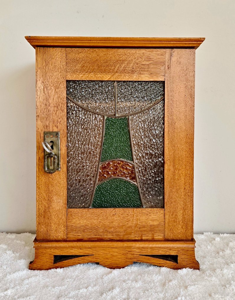 医药柜 - 木, 彩色玻璃 #1.0