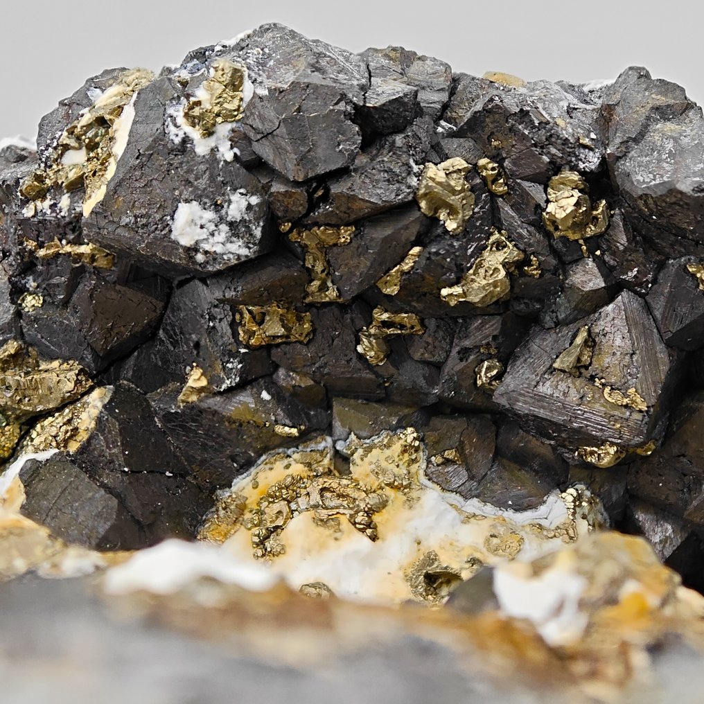 Large shiny magnetite with golden pyrite, Alpino! Crystals on matrix - Height: 141 mm - Width: 111 mm- 1.36 kg #3.2