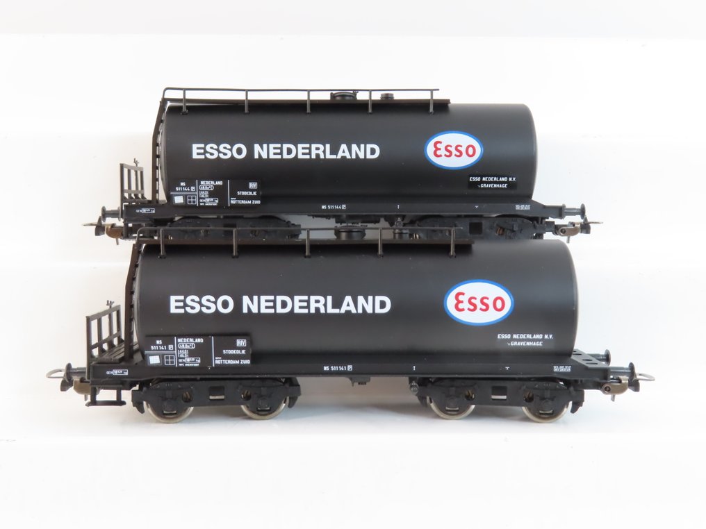 Piko H0 - 58049 - Ensemble de wagons de marchandises pour trains miniatures (1) - Ensemble de wagons de marchandises en deux parties avec des wagons-citernes à 4 essieux portant - NS #1.0