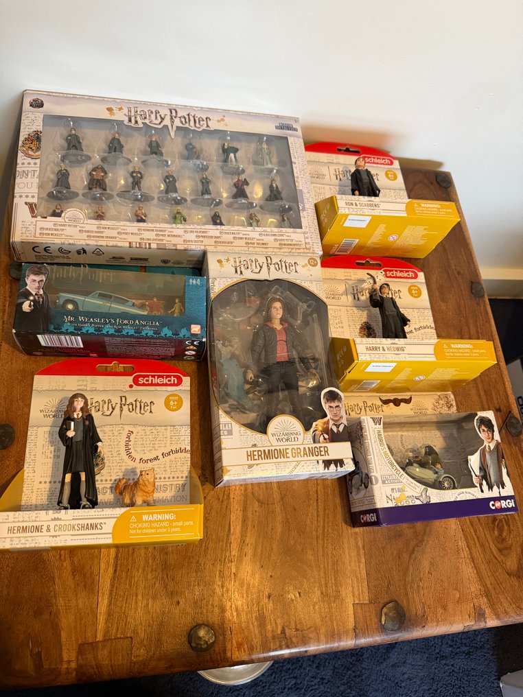 Schleich - Harry Potter - Hermione Granger - U.K. #1.0