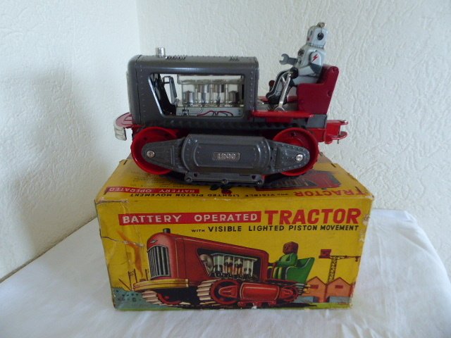 TN (Nomura) - Τσίγκινο παιχνίδι - Battery Operated Tractor With Robot, Boxed - 1950-1960 - Ιαπωνία #1.0