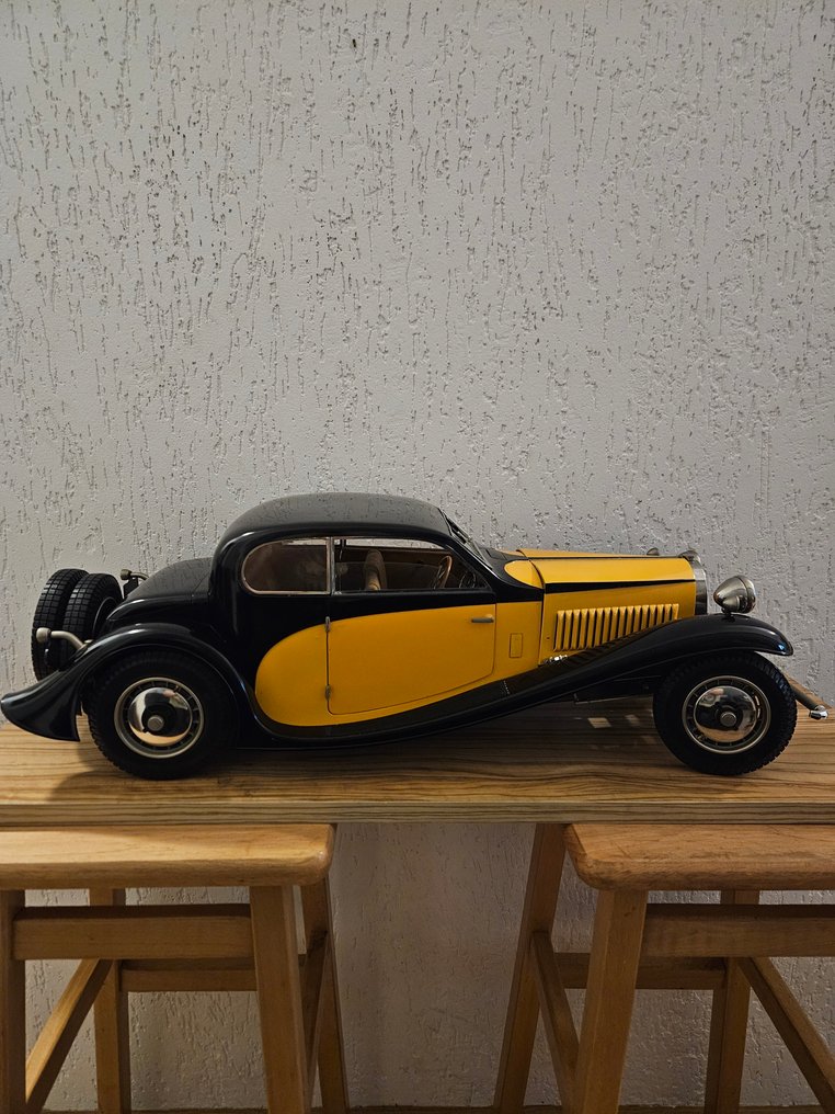 Pocher 1:8 - Modelsportsvogn - Bugatti #1.0