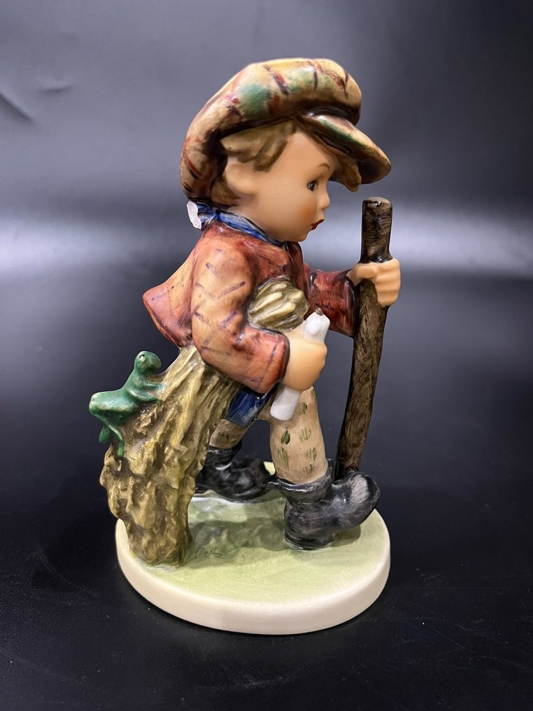 Hummel Goebel - Estatua, On Secret Path - TMK5 - 14 cm - Porcelana #1.0