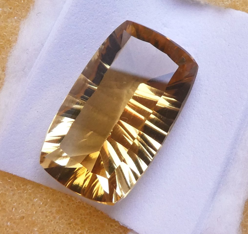 沒有保留價 黃水晶  - 16.67 ct - Instituto Gemólogico Español (IGE) #4.3