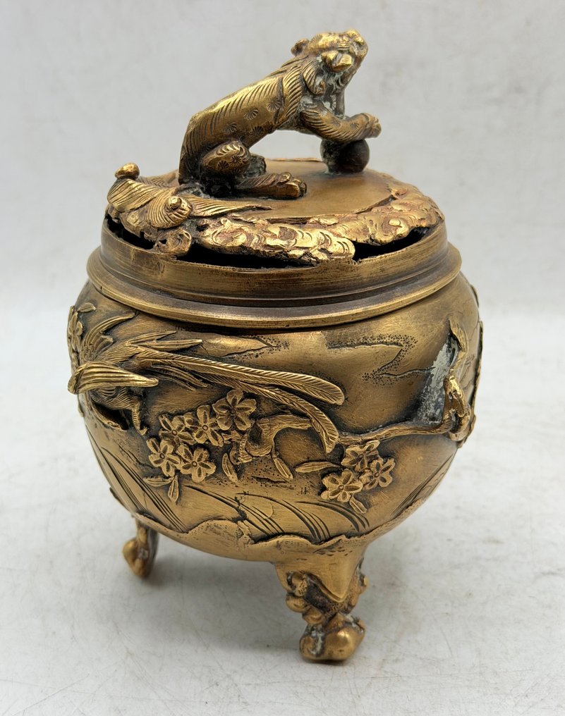 Røkelseskar - Koro - Bronse - Chimera and Bird Relief #4.3