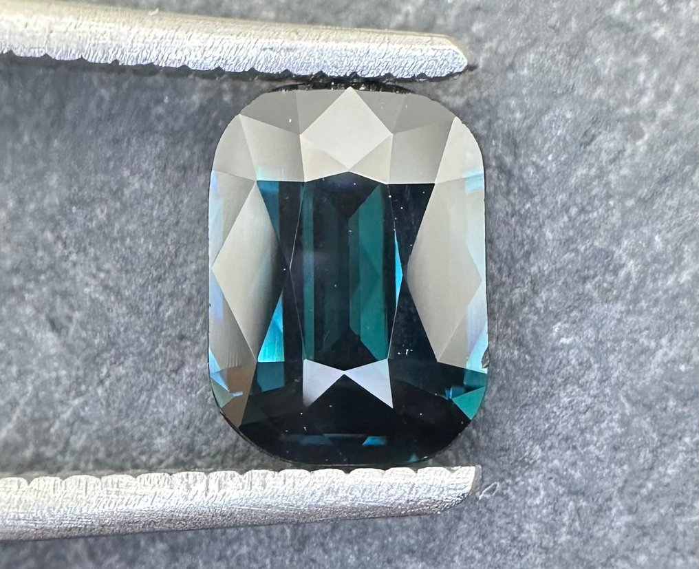 蓝色 尖晶石  - 2.02 ct - 安特卫普宝石检测实验室（ALGT） #1.0