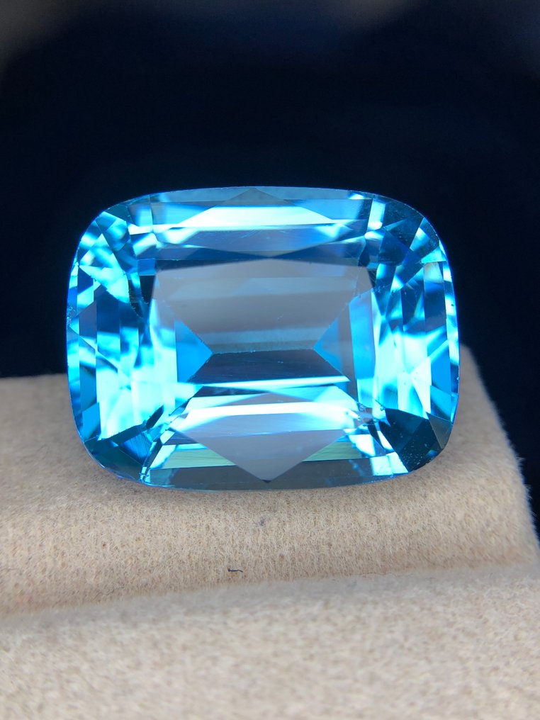 Fără preț de rezervă - 1 pcs Albastru Topaz - 39.60 ct - Asociația internațională de pietre prețioase colorate (ICA GemLab) - Topaz albastru bogat și uimitor #1.0