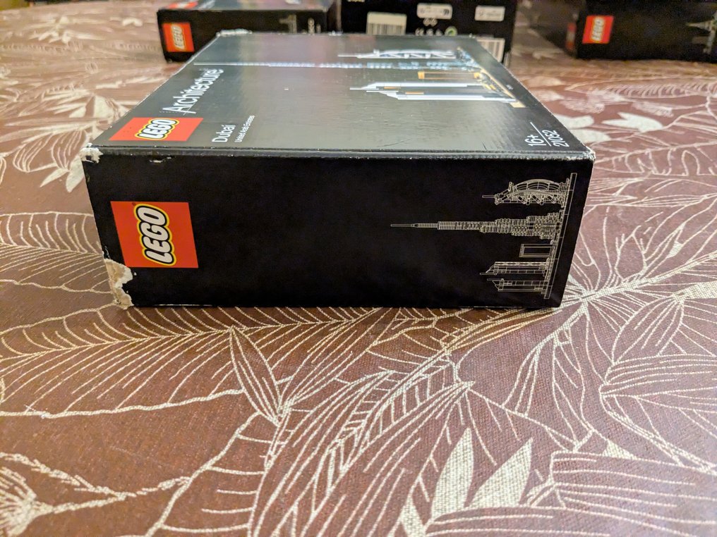 LEGO Set - 21052 - Architecture - Dubai #4.3