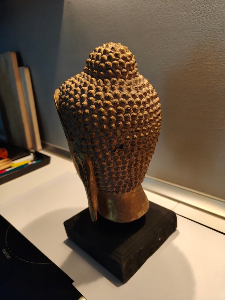 Κεφάλι του Βούδα σε χρυσό ξύλο με εφαρμογές από γυαλί – ύψος 30 εκ. - Ταϊλάνδη - 21ος αιώνας #3.2