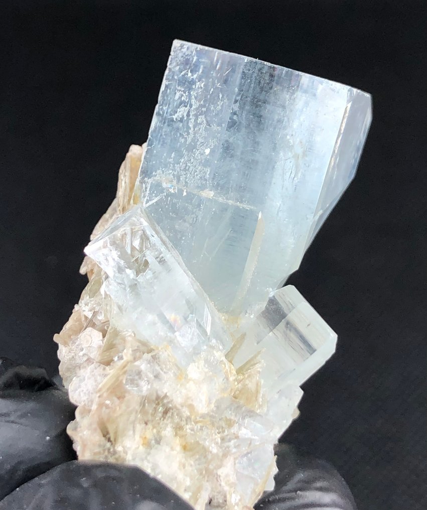 Aquamarine with Mica Crystal - Height: 41 mm - Width: 27 mm- 39 g #4.3