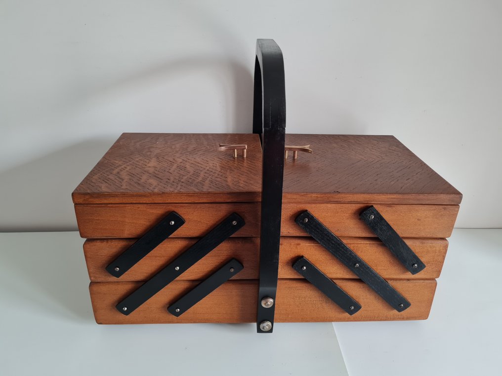 Naaidoos - prachtige oude harmonica naaidoos, naaikoffer, naaikist met merkteken C & B modèle déposé - Hout #3.2