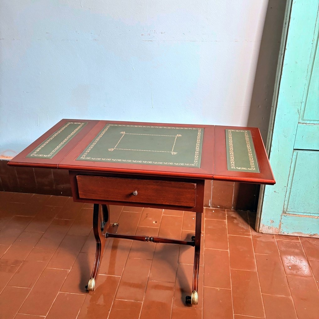 Τραπέζι - Ξύλο, Δέρμα #2.1