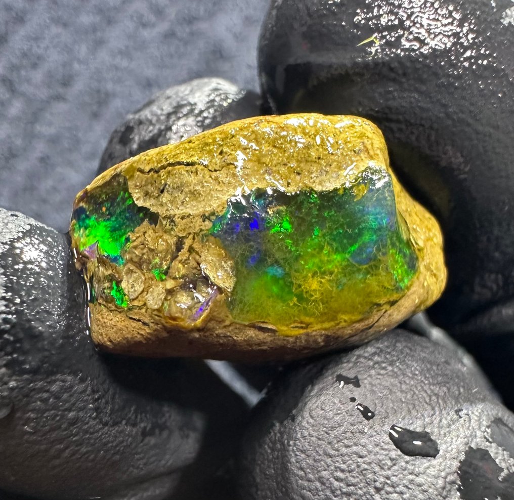 Opaal cristallo da 20ct Grezzo- 4 g #2.1