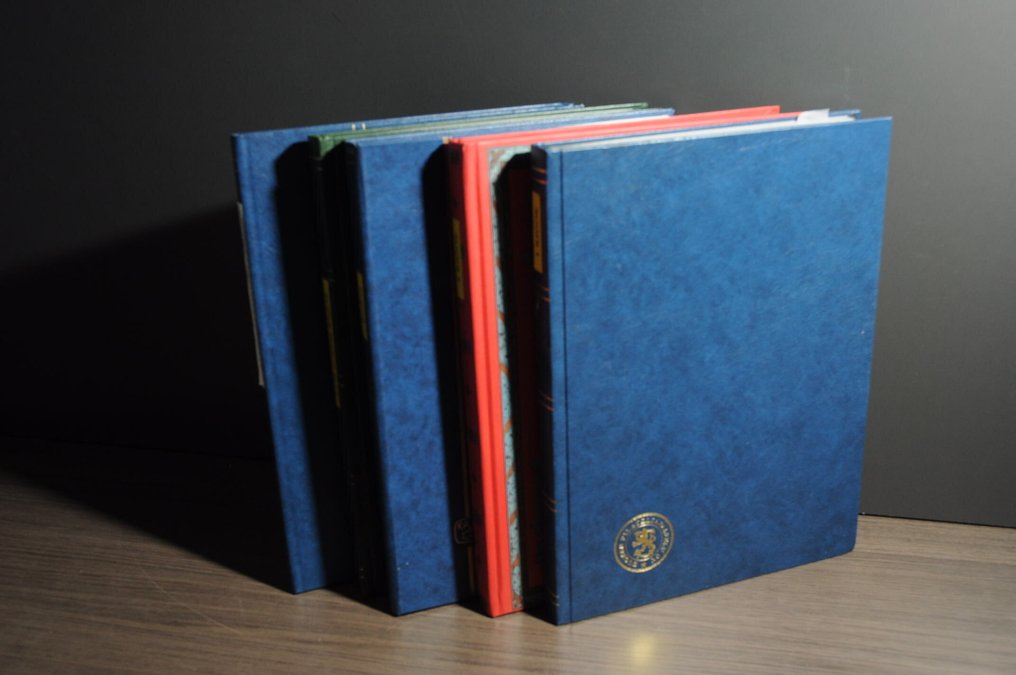 Finland  - Substantial collection from classic, including quantities, series, postfris, sheets, and more (235). #1.0